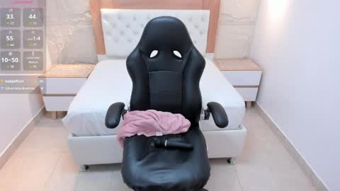   online show from April 15, 2026, 7:58 pm