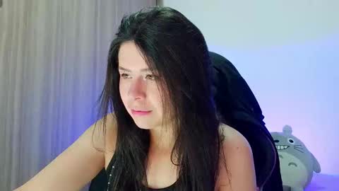 Lesly online show from February 21, 2026, 9:49 pm