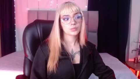 Less  online show from February 9, 2025, 11:14 am