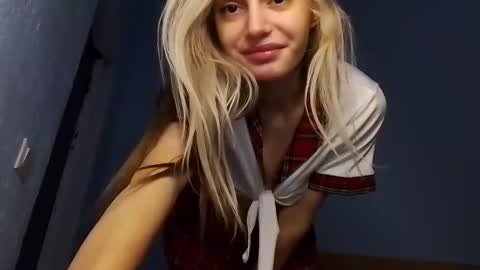 Snapshot of lesyawhite chatting on November 1, 2025, 6:43 pm lesyawhite online show from November 1, 2025, 6:43 pm