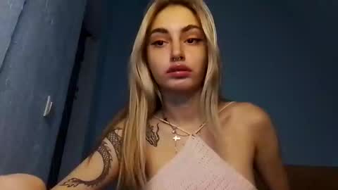 Snapshot of lesyawhite chatting on November 13, 2025, 12:26 pm lesyawhite online show from November 13, 2025, 12:26 pm