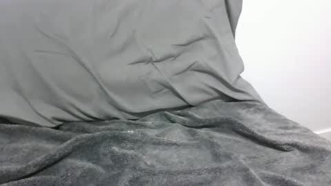 lets_play143 online show from March 3, 2025, 5:20 am