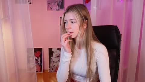 Snapshot of lettablush chatting on December 21, 2024, 4:25 pm letta online show from December 21, 2024, 4:25 pm