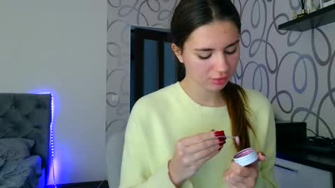 Emily online show from November 11, 2025, 10:37 am