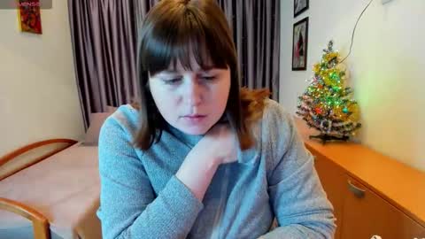 Naomi online show from December 22, 2025, 6:54 am