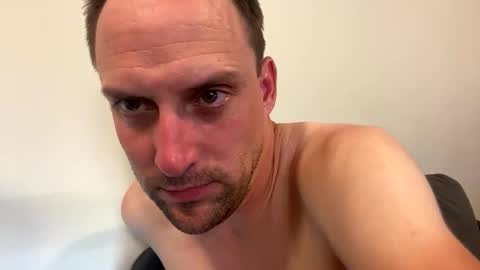 lilithgaze online show from October 3, 2025, 9:28 am