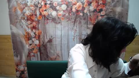 Snapshot of letty_curly chatting on February 3, 2026, 6:40 am letty_curly online show from February 3, 2026, 6:40 am