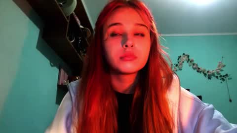 Lola online show from April 28, 2026, 8:03 pm