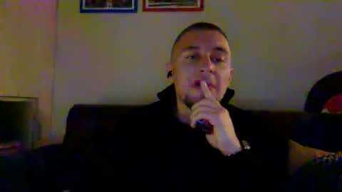 lev1ngston online show from November 17, 2025, 6:14 pm