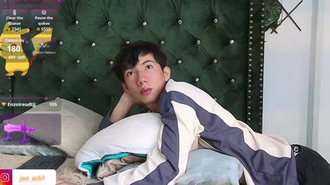 Levi  online show from February 7, 2025, 3:52 pm