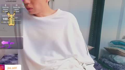 Levi  online show from March 12, 2025, 3:29 pm