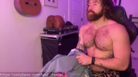 Levi Daniel online show from November 19, 2025, 9:37 pm