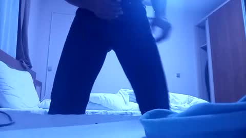 levis501bandant online show from November 26, 2025, 9:27 pm