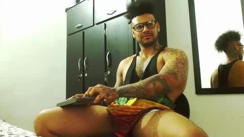 Snapshot of lewisstrong chatting on November 11, 2025, 5:13 pm Lewis Strong online show from November 11, 2025, 5:13 pm