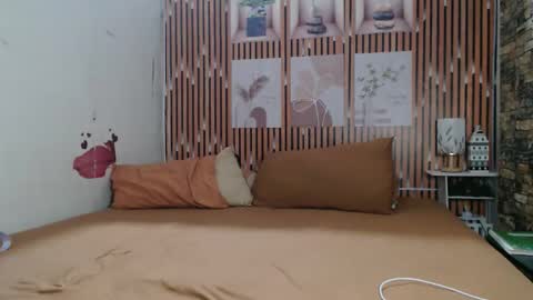 lexianna online show from May 17, 2026, 12:01 pm