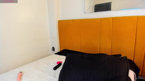 Lexi Howard  online show from January 17, 2025, 6:57 am