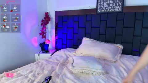 Lexi Howard  online show from January 7, 2026, 5:10 am