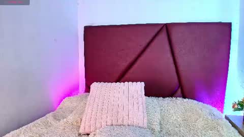 Lexi Howard  online show from July 7, 2026, 7:23 am