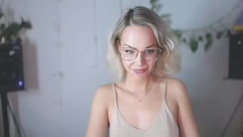 Snapshot of lexie_wild chatting on December 10, 2024, 11:43 am Lexie online show from December 10, 2024, 11:43 am