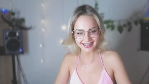 Snapshot of lexie_wild chatting on December 11, 2024, 6:42 pm Lexie online show from December 11, 2024, 6:42 pm