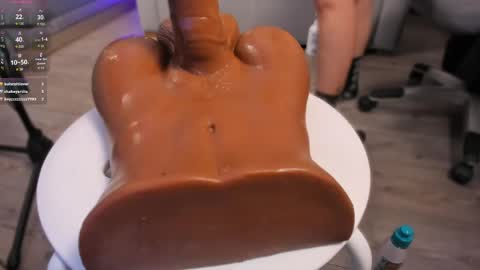 Snapshot of lexiee__ chatting on April 23, 2026, 12:29 pm lexiee__ online show from April 23, 2026, 12:29 pm