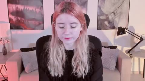 Snapshot of lexiwenford chatting on December 11, 2024, 4:18 am Lexi Wenford NO NUDE GODDESS online show from December 11, 2024, 4:18 am