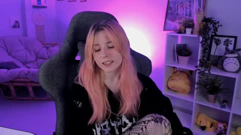 Snapshot of lexiwenford chatting on January 23, 2025, 6:28 am Lexi Wenford NO NUDE GODDESS online show from January 23, 2025, 6:28 am