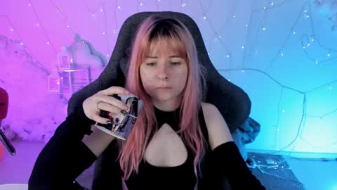 Snapshot of lexiwenford chatting on February 4, 2025, 2:49 am Lexi Wenford NO NUDE GODDESS online show from February 4, 2025, 2:49 am
