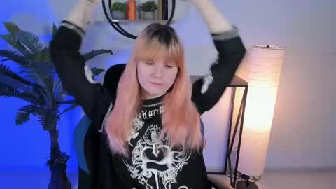 Snapshot of lexiwenford chatting on February 25, 2025, 5:52 am Lexi Wenford NO NUDE GODDESS online show from February 25, 2025, 5:52 am
