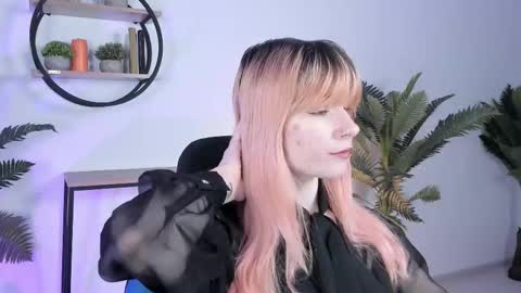 Snapshot of lexiwenford chatting on February 26, 2025, 5:53 am Lexi Wenford NO NUDE GODDESS online show from February 26, 2025, 5:53 am