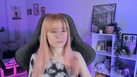 Snapshot of lexiwenford chatting on March 4, 2025, 2:38 am Lexi Wenford NO NUDE GODDESS online show from March 4, 2025, 2:38 am