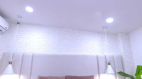 lexxi_gb online show from November 20, 2025, 4:23 am