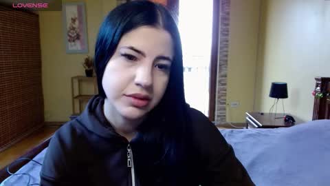 lexyswett online show from October 5, 2025, 12:36 pm