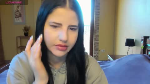 lexyswett online show from October 31, 2025, 7:42 am