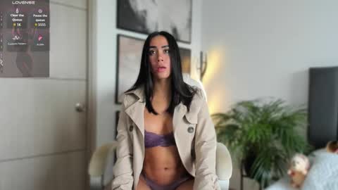 INSTA leylasteel model         online show from October 16, 2025, 12:06 pm