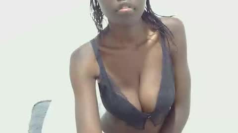 laylani69 online show from May 18, 2026, 4:07 am