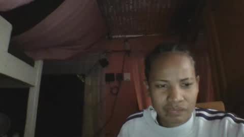 Snapshot of lezleywood chatting on November 3, 2025, 1:56 pm LezleyWood online show from November 3, 2025, 1:56 pm