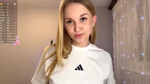 Mia online show from December 17, 2025, 5:08 pm