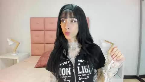 Snapshot of lhiamfitt chatting on October 26, 2025, 2:50 am lhiamfitt online show from October 26, 2025, 2:50 am