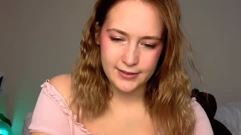 Snapshot of li_ni_ chatting on February 7, 2025, 6:35 am li_ni_ online show from February 7, 2025, 6:35 am