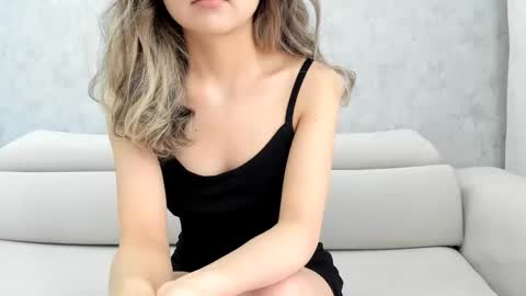 LEANNAA online show from February 13, 2026, 5:03 am