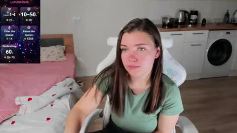 lia_2002_ online show from April 16, 2026, 1:23 pm