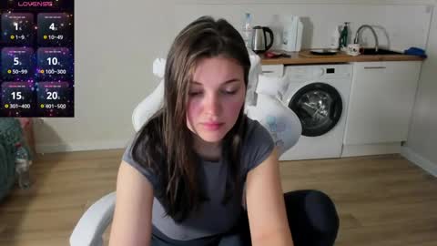 lia_2002_ online show from April 25, 2026, 12:52 pm