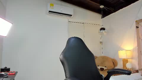 Lia  online show from July 11, 2026, 7:16 pm