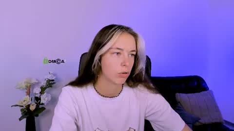 lia_dream_ online show from June 12, 2026, 9:41 am