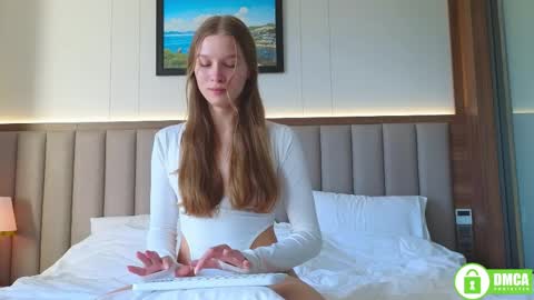 Lia  online show from March 29, 2026, 8:25 am