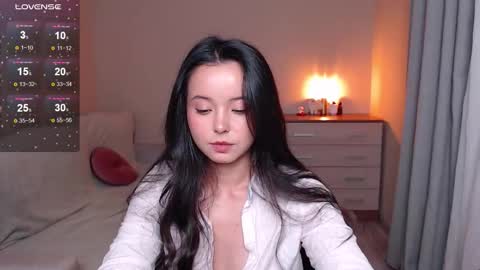 L I A online show from September 13, 2025, 5:24 pm