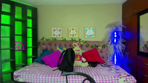 lia online show from January 17, 2025, 7:27 pm