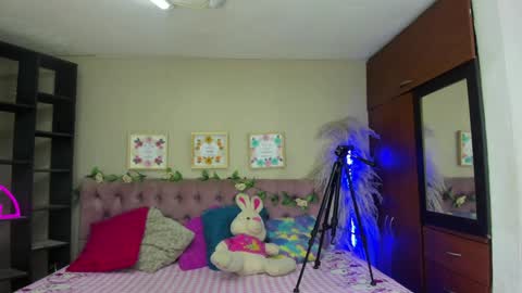 lia online show from February 3, 2025, 8:24 pm