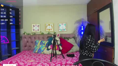 lia online show from February 12, 2025, 8:29 pm